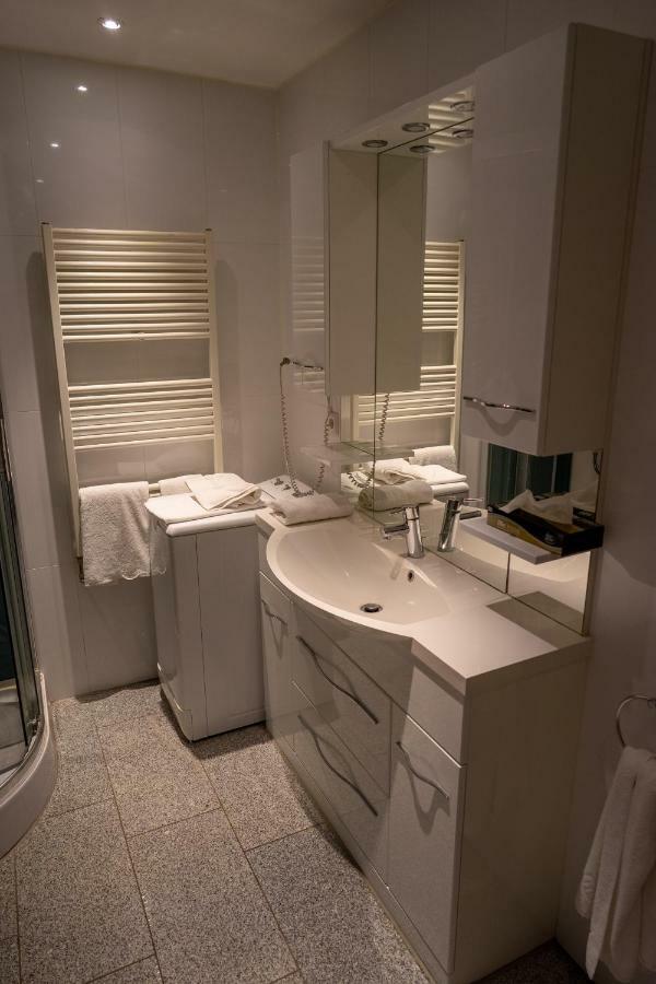 Hotel Zur Post Ochsendorf Königslutter am Elm Esterno foto